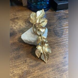 Vintage Tifari Kunio Matsumoto Gold Leaves Brooch